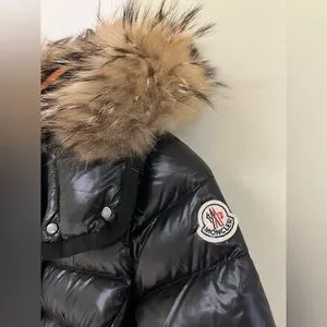 ダウンジャケット・コート MONCLER | Armoise Short Down Jacket Moncler Burgundy Armoise Short Down Jacket - Size 0
